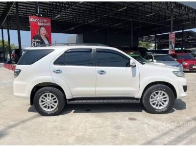 Toyota Fortuner 3.0 V SUV A/T ปี 2013 รูปที่ 4